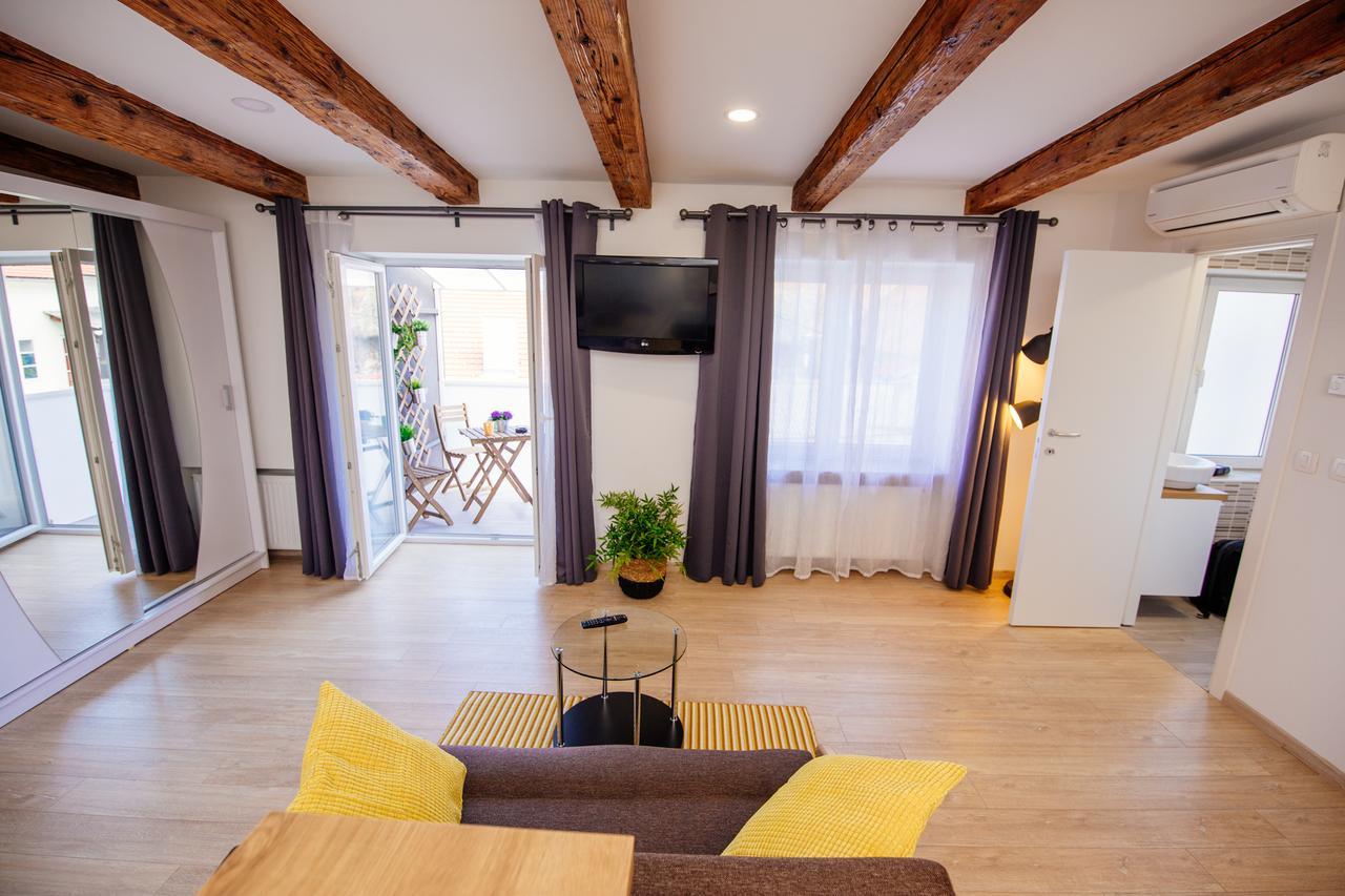 Apartment 63 - 2 ซาเกร็บ ภายนอก รูปภาพ